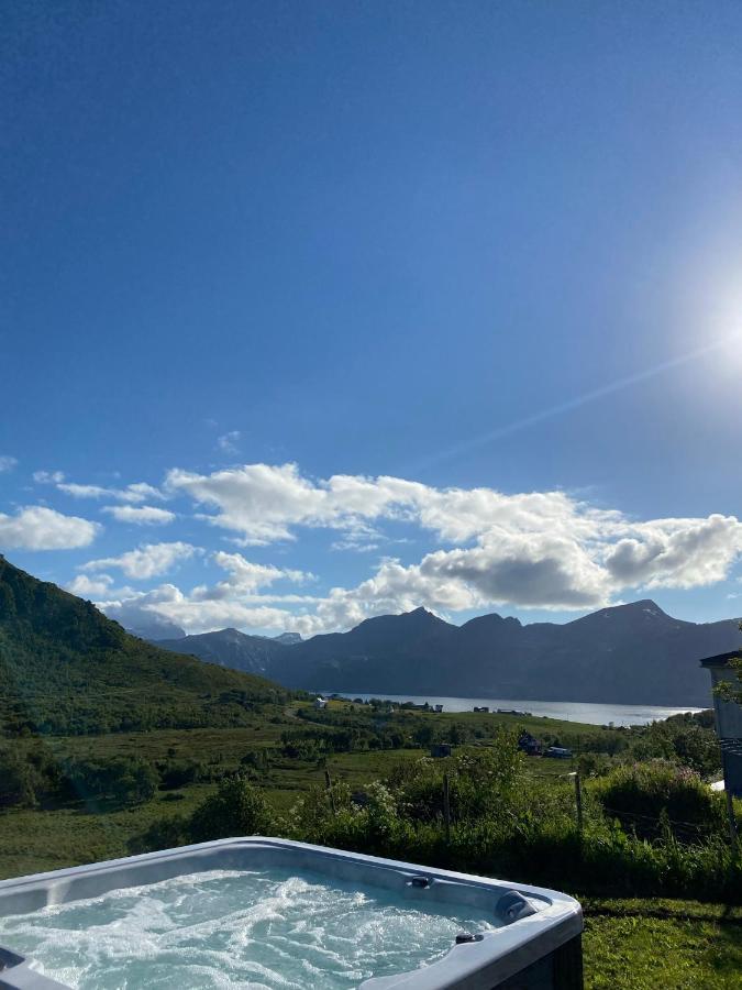 Villa Med Jacuzzi Og Nydelig Utsikt Gravdal  Exteriör bild